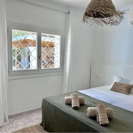 Walk To Unvrs & Amnesia - 4Br Finca - Private Pool & Forest *